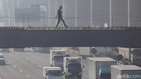Pembangunan jembatan pengganti Antilope ini ditargetkan selesai pada bulan Agustus mendatang.