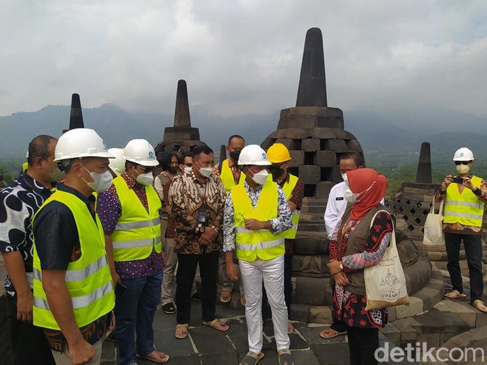 Menkominfo Johnny G Plate di Candi Borobudur, Kamis (14/7/2022).