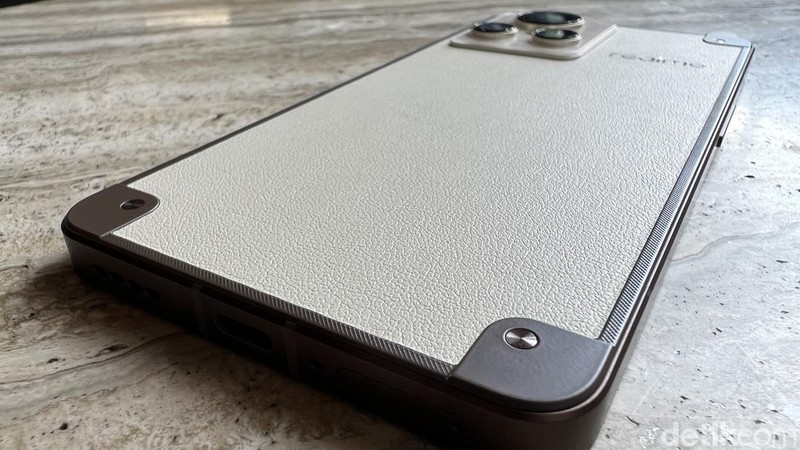 Realme GT 2 Explorer Master Edition