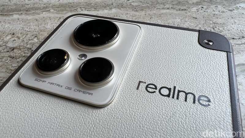 Realme GT 2 Explorer Master Edition