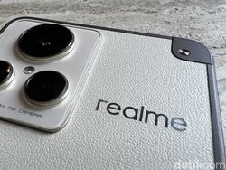 Menggenggam Realme GT 2 Explorer Master Edition
