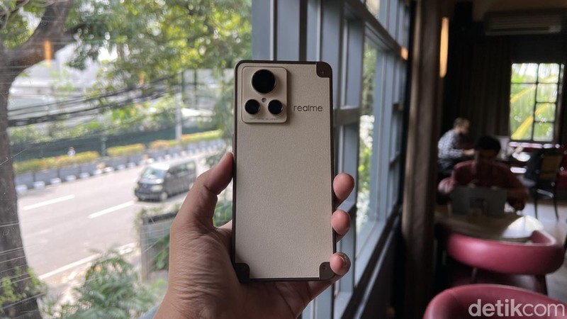 Realme GT 2 Explorer Master Edition