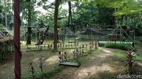 Di tempat wisata ini anak-anak bisa menikmati arena bermain seperti outbond hingga main air.