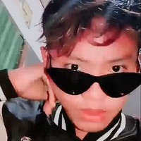 Roy ramai diperbincangkan karena dirinya menolak tawaran beasiswa dari Sandiaga Uno. Tak sedikit netizen yang tampak memberikan nyinyiran di kolom komentar unggahan Instagram Roy karena hal tersebut. Foto: Instagram/@roy_tampan19