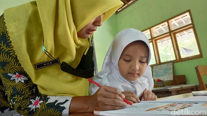 SDN Ngrogung Ponorogo yang hanya mendapatkan 1 siswa baru di tahun ajaran baru