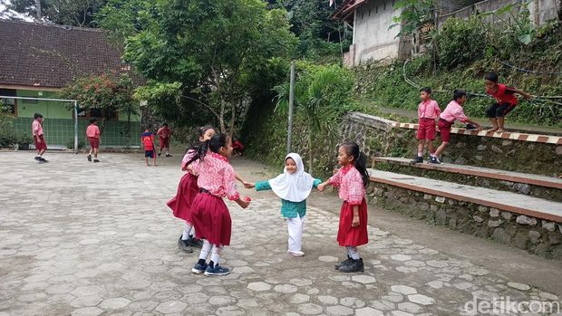 SDN Ngrogung Ponorogo yang hanya mendapatkan 1 siswa baru di tahun ajaran baru