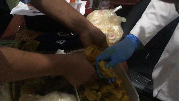 Selundupan sabu di dalam gulai daging.