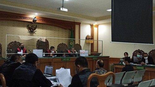 Sidang korupsi DID Tabanan tahun anggaran 2018 dengan agenda pemeriksaan saksi gabungan untuk Terdakwa Eka Wiryastuti dan I Dewa Nyoman Wiratmaja di Pengadilan Tipikor Denpasar, Bali, Kamis (14/7/2022).