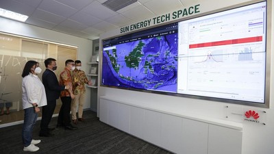 Teknologi Pemantau Panel Surya Berbasis IoT