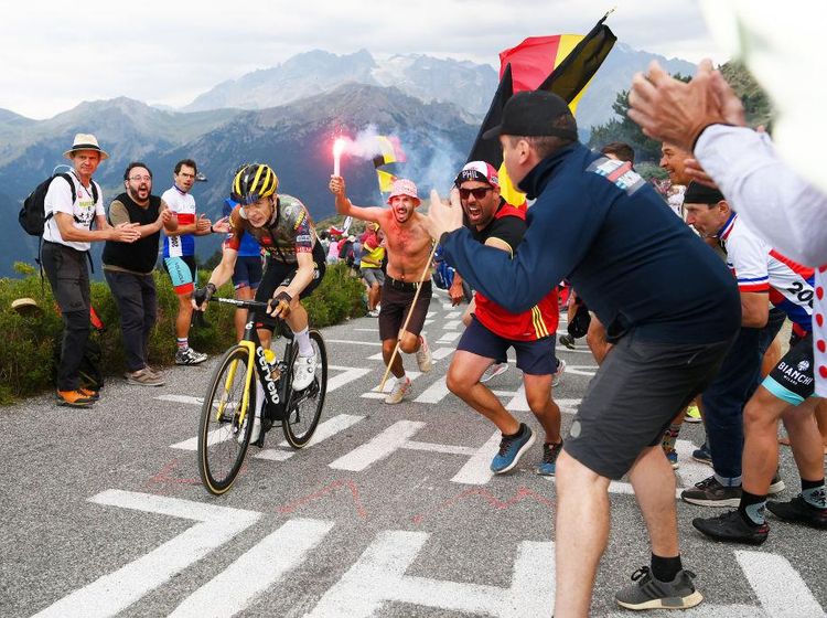 Vingegaard Bikin Pogacar Kewer, Rebut Jersey Kuning Etape 11 TDF 2022