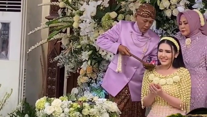 Via Vallen menikah di sidoarjo