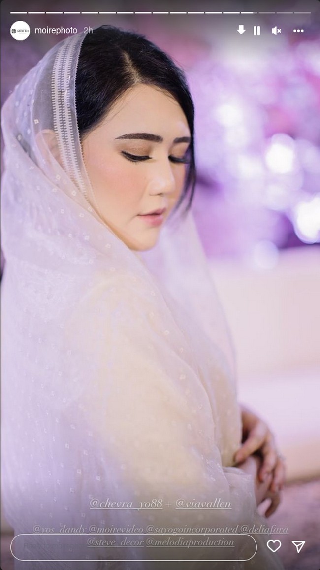 Begini penampilan cantik Via Vallen yang akan menggelar pernikahan selama lima hari berturut-turut sekaligus disiarkan secara langsung di salah satu stasiun televisi swasta.Foto: Instagram @moirephoto