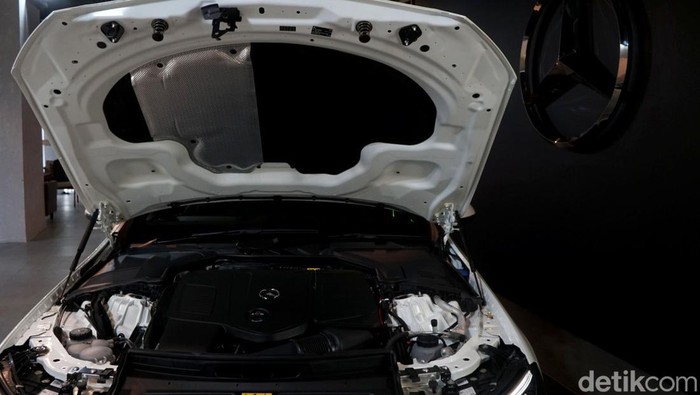 Wujud Mercy C-Class Terbaru yang Dibanderol Mulai Rp 900 Jutaan PT Mercedes-Benz Distribution Indonesia luncurkan sedan C-Class terbaru di Indonesia. Mercedes-Benz C-Class generasi terbaru ini dijual mulai Rp 900 jutaan.