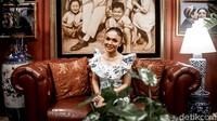 Kepada detikHOT, setelah hampir 1,5 jam berbicara, di ujung berakhirnya sesi wawancara, Yuni Shara terbuka mengenai cintanya. Foto: Grandyos Zafna