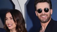 The Gray Man jadi produksi lain Ana De Armas bersama Chris Evans setelah sebelumnya mereka main bareng di Knives Out. (Foto: WireImage/David Livingston) 