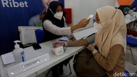 Diketahui, mulai 17 Juli 2022 penumpang kereta api jarak jauh dari stasiun di Jakarta wajib melakukan tes antigen bila belum divaksin booster.