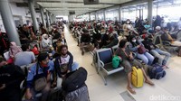 Kepala Humas PT KAI Daop 1 Jakarta Eva Chairunisa menerangkan, di area KAI Daop 1 Jakarta menyediakan layanan antigen di Stasiun Gambir dan Stasiun Pasar Senen.   