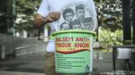 Aksi Teatrikal Balsem Anti-Masuk Angin untuk Dewas KPK
