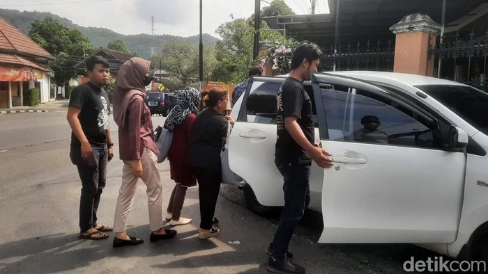 Penangkapan tiga tersangka penganiayaan di depan Lapas Kelas IIB Wonogiri.
