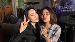 10 Pose Seru Beiby Michiko Go, Aspri Ke-3 Hotman Paris yang Suka Kulineran