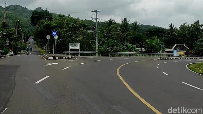 Kawasan jalan yang digunakan untuk Car Free Day (CFD) di Kecamatan Giritontro Kabupaten Wonogiri.