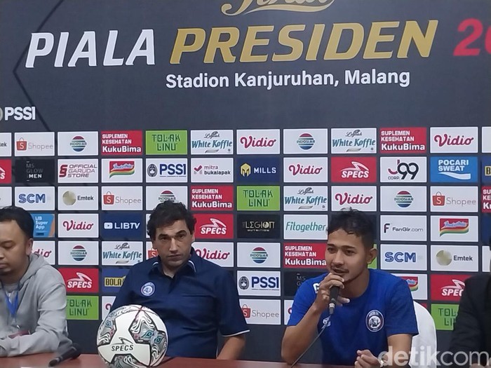 Eduardo Almeida dan Gian Zola