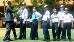 Ekspresi Para Siswa pada Hari Pertama Sekolah di Berbagai Daerah