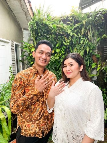 Foto Alfiani Rahmi Chandraswara dan Alfie.