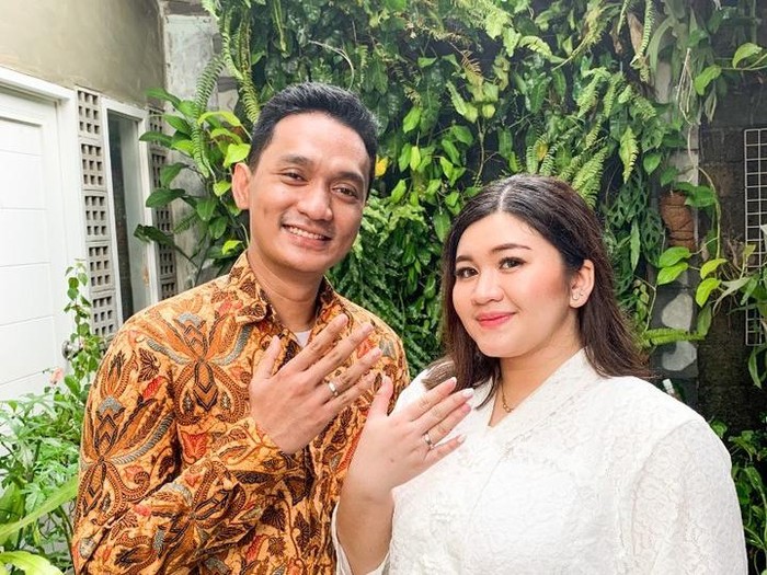 Foto Alfiani Rahmi Chandraswara dan Alfie.