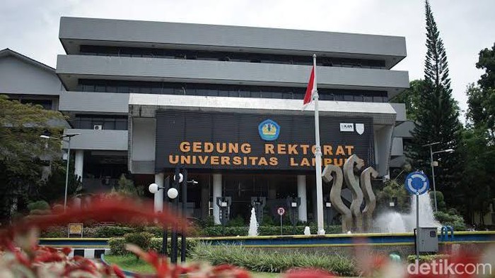 Gedung Rektorat Universitas Lampung.
