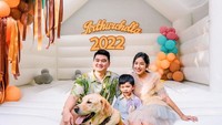 Arthur Miles Poernomo baru saja merayakan ulang tahun ke-3 pada 5 Juli 2022. Orang tuanya, chef Arnold dan Tiffany Soetanto membuat pesta meriah untuk dirinya.