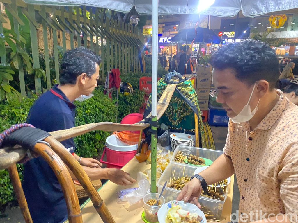 Gultik Pak Agus Budi : Gultik Murah Legendaris di Pengkolan Blok M Plaza