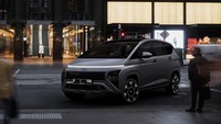 Inilah wujud asli dari Hyundai Stargazer. Bagian tampangnya sedikit mengingatkan dengan MPV Premium, Staria. Bagian ikonik yang terlihat adalah Horizontal DRL. Foto: PT Hyundai Motors Indonesia