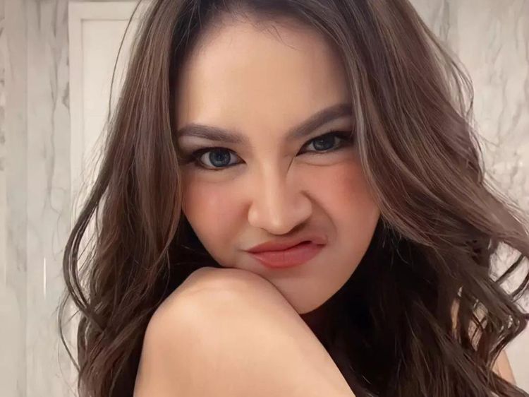 7 Potret Mahalini yang Protes Lagunya Didangdutin