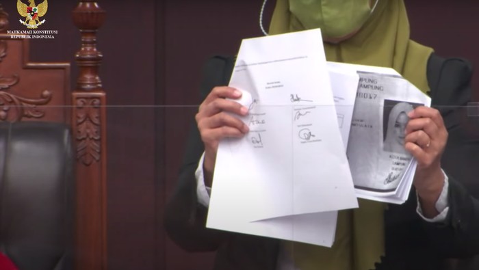 Mahasiswa Unila palsukan tanda tangan (screenshoot MK)