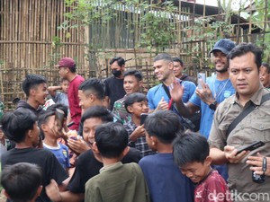Saat Duo Brazil Milik Persib Jadi Target Foto Bocah Sumedang