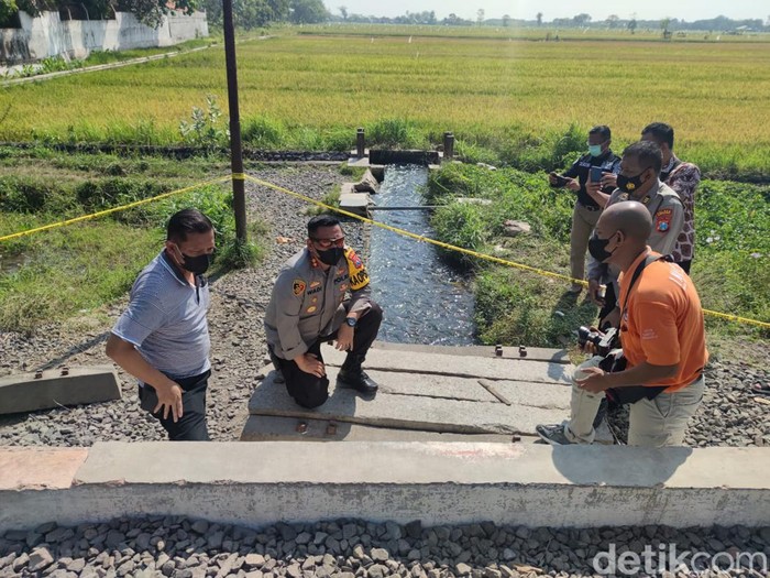 Olah TKP penemuan mayat di Probolinggo