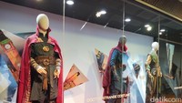 Di dalam pameran Marvel Studios juga memajang berbagai kostum asli yang diterbangkan langsung dari Amerika Serikat, salah satunya adalah kostum Doctor Strange. Foto: Tia Agnes/ detikcom