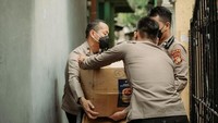 Kegiatan penyaluran itu paket daging rendang itu dilakukan mulai pukul 08.00 pagi hingga 17.00 sore ke sejumlah lokasi yang tidak mudah diakses oleh transportasi darat. Proses penyaluran paket daging rendang tersebut dilakukan selama tiga hari berturut-turut.