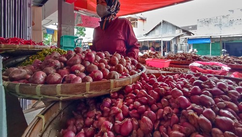 Penjual bawang merah di Kota Blitar