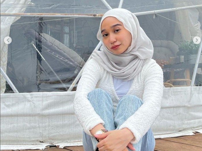 Penyanyi asal Malaysia viral, Nuha Sakinah Binti Saiful Bahrin Penyanyi asal Malaysia viral, Nuha Sakinah Binti Saiful Bahrin membawakan lagu berjudul Casablanca dan berduet dengan Naufal Azrin.