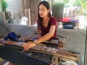 Tenun Cagcag Jembrana, Pertahankan Pewarna Alami