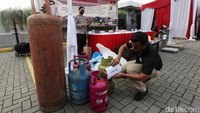 Modus pelaku dengan menyuntikkan gas 3 kg bersubsidi ke tabung berukuran 5,5 kg, 12 kg, dan 50 kg yang dijual harga non subsidi.