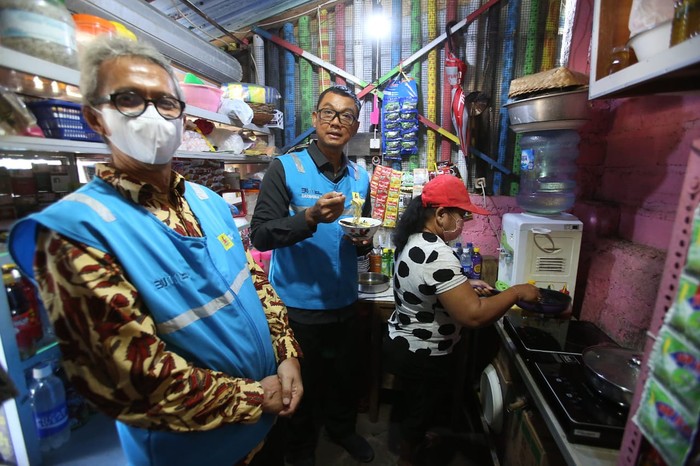 PT PLN (Persero) bersama Pemerintah tengah merumuskan langkah untuk mengkonversi kompor LPG ke kompor induksi. Program ini bakal menjadi showcase dalam KTT G20 Bali pada November mendatang guna mengurangi emisi karbon.