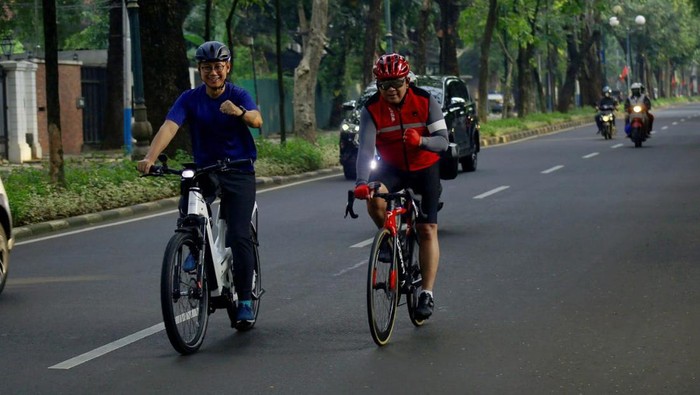 Sekjen PAN Eddy Soeparno dan Sekjen PDIP Hasto Kristiyanto. (dok. PDIP).