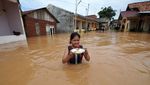 Hujan 4 Jam, Sekolah-Rumah di Jambi Terendam Banjir