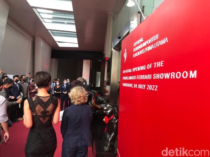 Showroom Ferrari di Jalan Proklamasi No. 36A Jakarta.