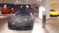 Executive Chairman Eurokars Group, Karsono Kwee menjelaskan bahwa fasilitas showroom Proklamasi dibangun untuk menghadirkan pengalaman istimewa bagi komunitas Ferraristi yang terus berkembang di Indonesia. Foto: M Luthfi Andika/detikOto