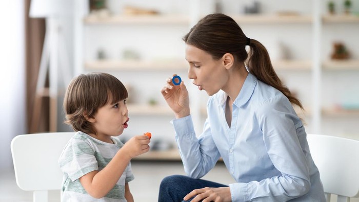 Anak Usia 2 Tahun Lambat Berbicara, Apakah Bisa Disembuhkan Dok?