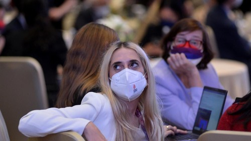 Sejumlah delegasi menghadiri sesi High Level Seminar on Strengthening Global Collaboration for Tackling Food Insecurity rangkaian 3rd Finance Ministers and Central Bank Governors (FMCBG)G20 di Nusa Dua, Badung, Bali, Jumat (15/7/2022). Seminar tingkat tinggi tersebut membahas ancaman krisis pangan (food insecurity) sekaligus aksi global yang dapat dirintis anggota G20 demi mencegah krisis tersebut. ANTARA FOTO/POOL/Fikri Yusuf/foc.